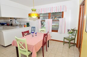 Castle View - A Rancher With a View!