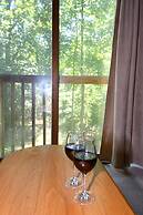 Lazy Bear Retreat - Classic Cabin!