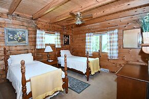 Lazy Bear Retreat - Classic Cabin!
