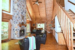 Lazy Bear Retreat - Classic Cabin!