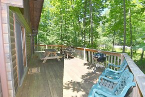 Lazy Bear Retreat - Classic Cabin!