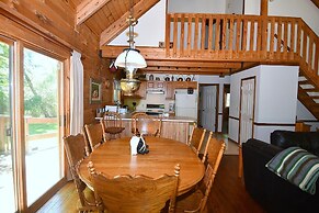 Lazy Bear Retreat - Classic Cabin!