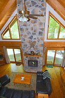 Lazy Bear Retreat - Classic Cabin!