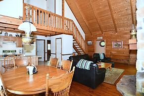 Lazy Bear Retreat - Classic Cabin!