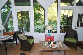 River Time Cabin -time Floats Away!