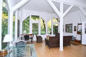 River Time Cabin -time Floats Away!