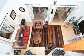 River Time Cabin -time Floats Away!