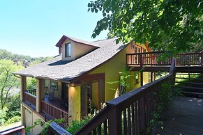 Fleur de Lis - A Knightly Abode!