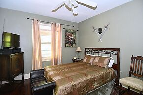 Fleur de Lis - A Knightly Abode!