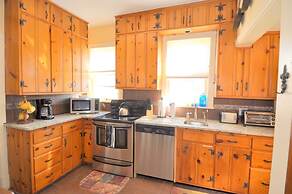 Fleur de Lis - A Knightly Abode!