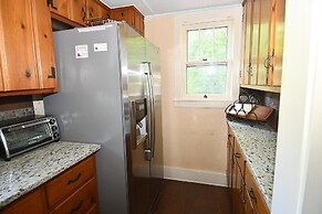 Fleur de Lis - A Knightly Abode!