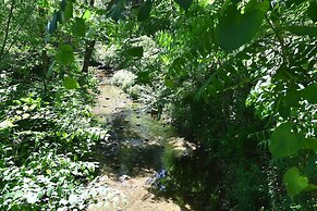 Fleur de Lis - A Knightly Abode!