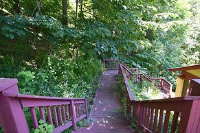 Fleur de Lis - A Knightly Abode!