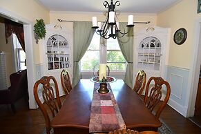 Fleur de Lis - A Knightly Abode!