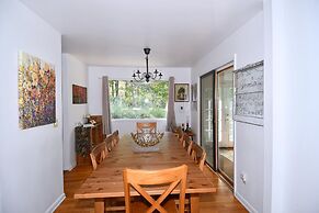 Serendipity - Large 5BR With a Hot Tub