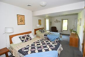 Serendipity - Large 5BR With a Hot Tub