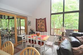 Fox Hollow - Cozy Den With a Hot Tub