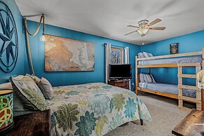 Sqyrls Nest - 3BR Retreat With a Hot Tub