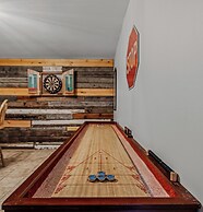 Sqyrls Nest - 3BR Retreat With a Hot Tub