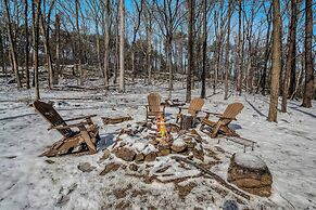Sqyrls Nest - 3BR Retreat With a Hot Tub
