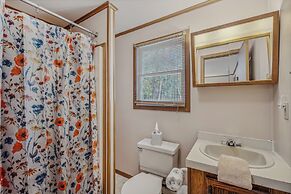 Mountain View Hideaway- A Fun Time Away!