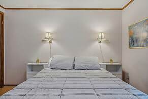 Mountain View Hideaway- A Fun Time Away!