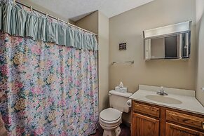 Mountain View Hideaway- A Fun Time Away!