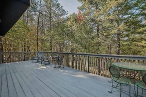 Mountain View Hideaway- A Fun Time Away!