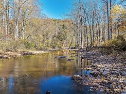 Mariposa Moon Cottage at Sleepy Creek