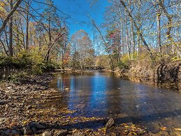 Mariposa Moon Cottage at Sleepy Creek
