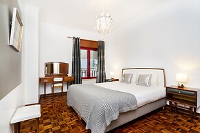 Damasceno Large Apartment