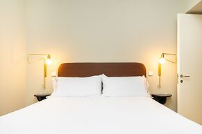 LS48 Prime Location Upscale Apartment