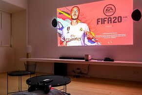 LS48 Prime Location Upscale Apartment