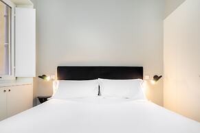 LS48 Prime Location Upscale Apartment