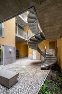 LS48 Prime Location Upscale Apartment