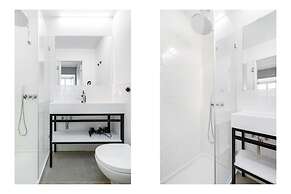 LS48 Prime Location Upscale Apartment