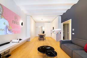 LS48 Prime Location Upscale Apartment