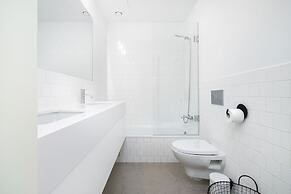 LS48 Prime Location Luxury Duplex