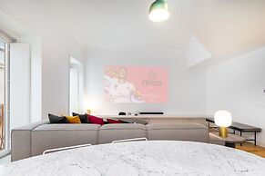 LS48 Prime Location Luxury Duplex