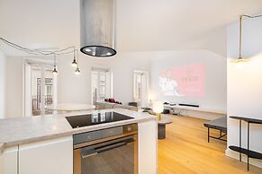 LS48 Prime Location Luxury Duplex