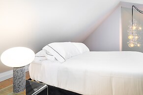 LS48 Prime Location Luxury Duplex