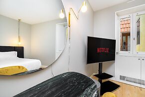 LS48 Prime Location Luxury Duplex