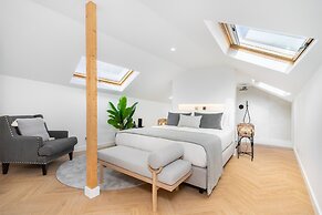 Luxury Duplex Prime Location