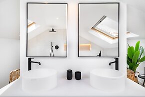 Luxury Duplex Prime Location