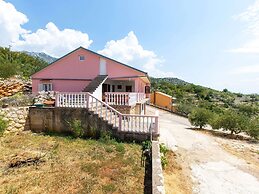 Welcoming Apartment in Tribanj With Terrace