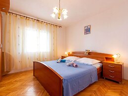 Welcoming Apartment in Tribanj With Terrace