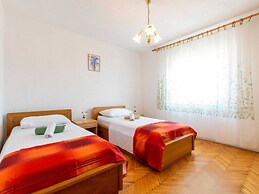 Welcoming Apartment in Tribanj With Terrace