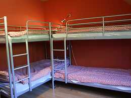 House With a Bubble Bath in Quiet Surroundings