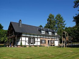 House With a Bubble Bath in Quiet Surroundings