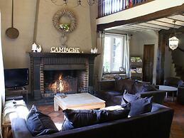 House With a Bubble Bath in Quiet Surroundings